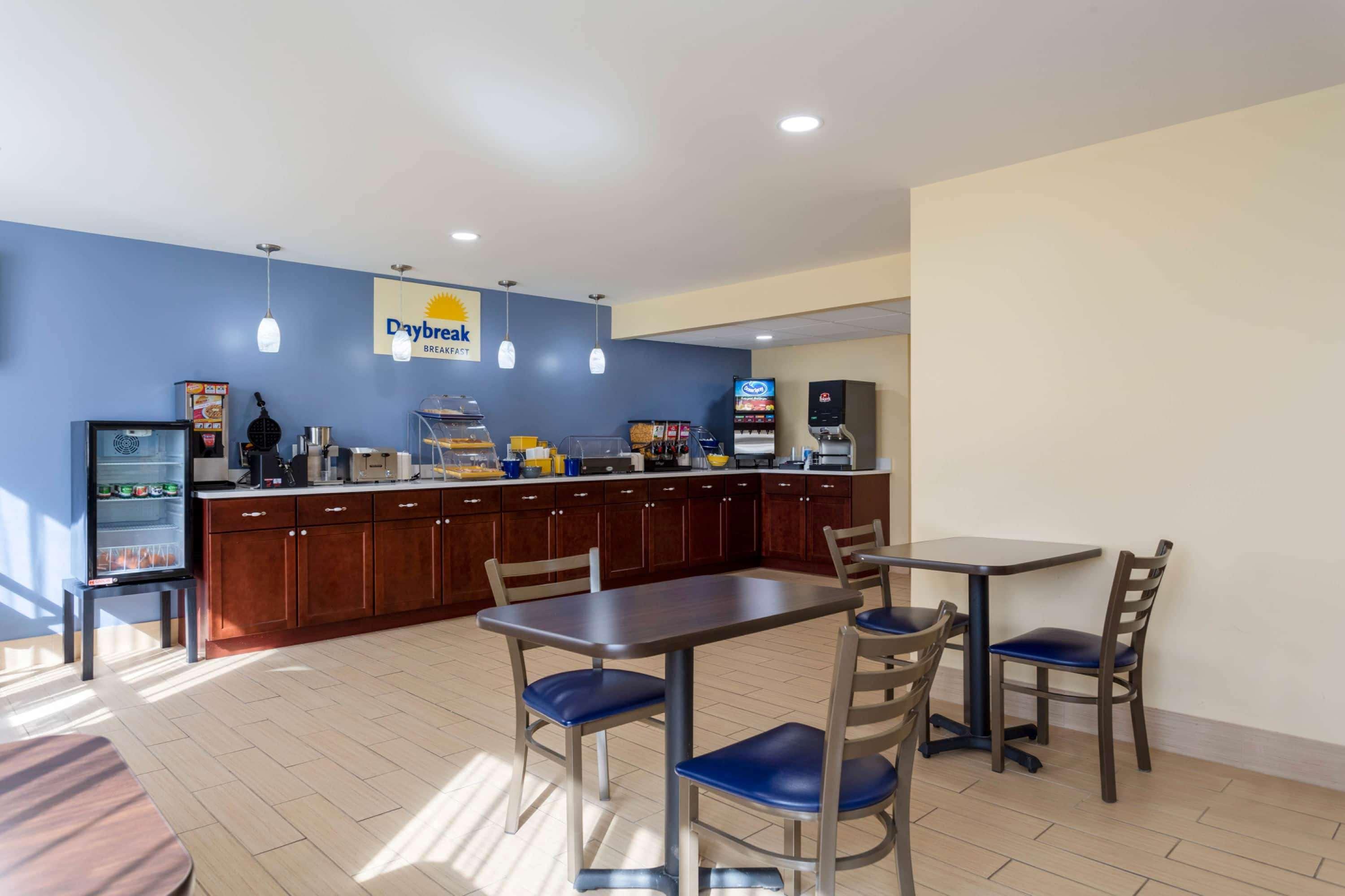Days Inn By Wyndham Augusta Exterior photo