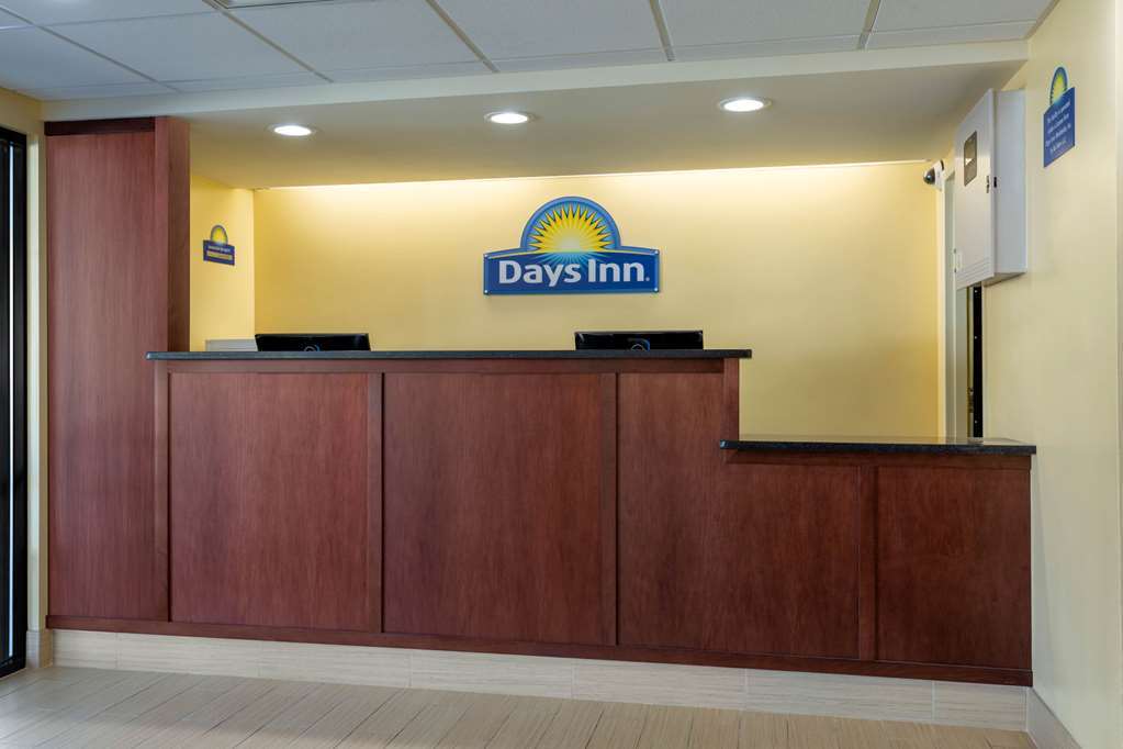 Days Inn By Wyndham Augusta Interior photo